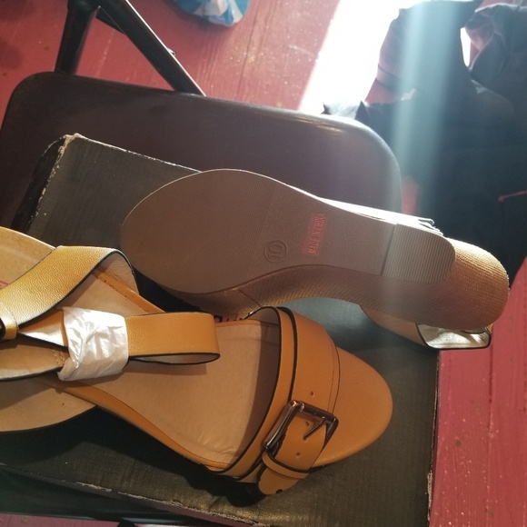 Shoes - Picture 2 of 4